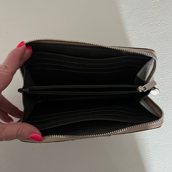 NEW‼️❤️COACH Signature Wallet~Silver/Platinum~New in box~ ($298) - Picture 7 of 7